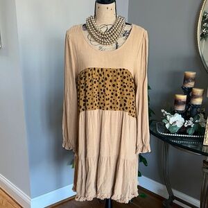 Umgee Beige Long Sleeve Dress with Animal Print size Medium Runs Big🖤